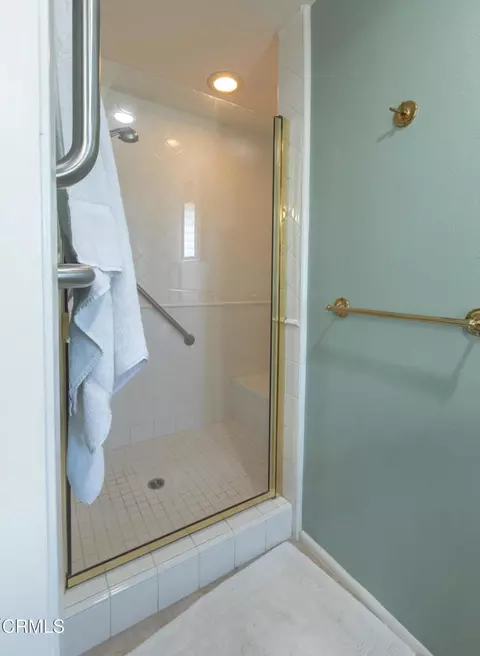 Bath - 730 Piropo Ct, Camarillo, CA 93010 photo 4 of 4