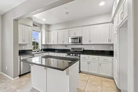 Kitchen - 3141 N Oxnard Blvd, Oxnard, CA 93036 photo 2 of 6