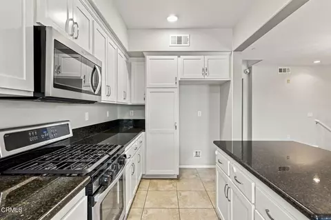 Kitchen - 3141 N Oxnard Blvd, Oxnard, CA 93036 photo 5 of 6