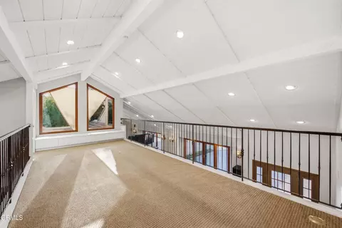 Entry Way - 210 Crestview Ave, Camarillo, CA 93010 photo 3 of 4
