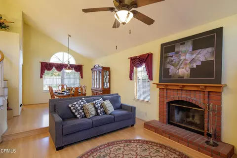 Living - 1600 Devonshire Dr, Oxnard, CA 93030 photo 2 of 4