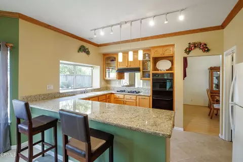 Kitchen - 1600 Devonshire Dr, Oxnard, CA 93030 photo 2 of 6