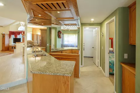 Kitchen - 1600 Devonshire Dr, Oxnard, CA 93030 photo 5 of 6