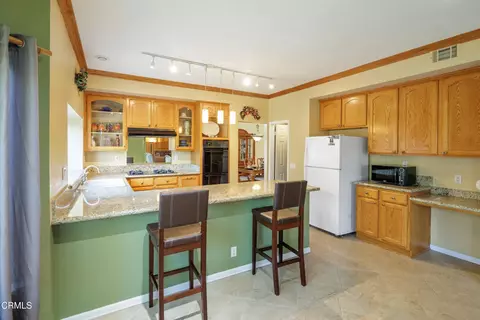 Kitchen - 1600 Devonshire Dr, Oxnard, CA 93030 photo 4 of 6