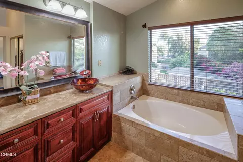 Bath - 1600 Devonshire Dr, Oxnard, CA 93030 photo 2 of 3