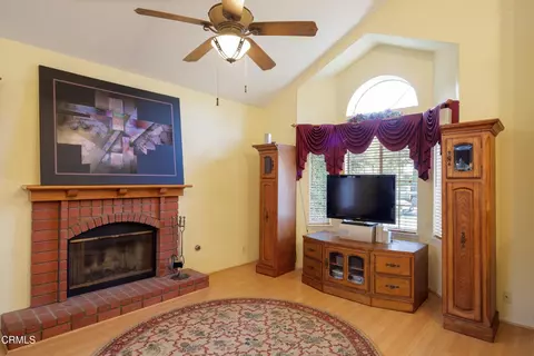 Living - 1600 Devonshire Dr, Oxnard, CA 93030 photo 1 of 4
