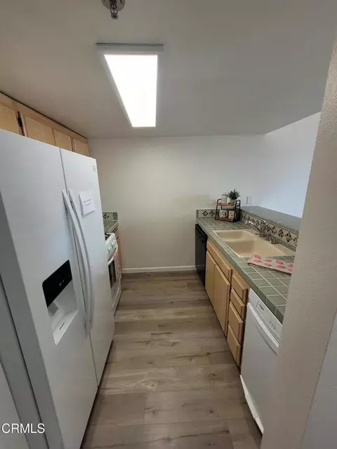 Kitchen - 865 S B St # A-1, Oxnard, CA 93030 photo 2 of 6
