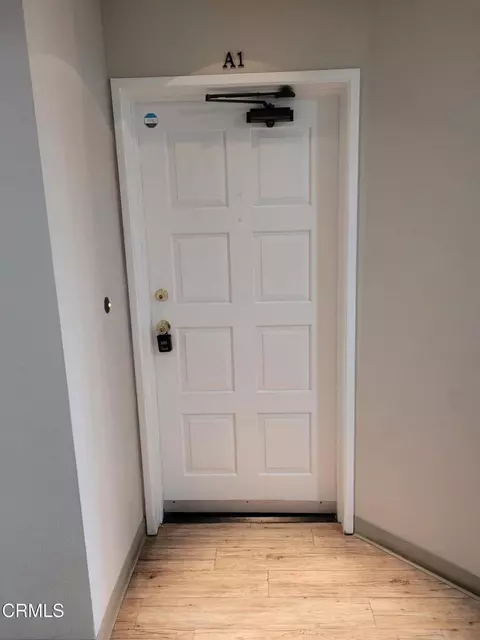 Entry Way - 865 S B St # A-1, Oxnard, CA 93030 photo 3 of 5