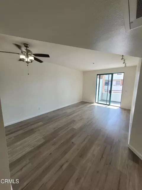 Living - 865 S B St # A-1, Oxnard, CA 93030 photo 2 of 6