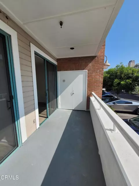 Exterior - 865 S B St # A-1, Oxnard, CA 93030 photo 4 of 16