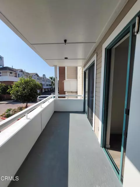 Exterior - 865 S B St # A-1, Oxnard, CA 93030 photo 5 of 16