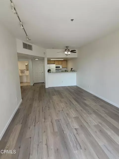 Living - 865 S B St # A-1, Oxnard, CA 93030 photo 3 of 6