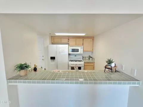 Kitchen - 865 S B St # A-1, Oxnard, CA 93030 photo 4 of 6