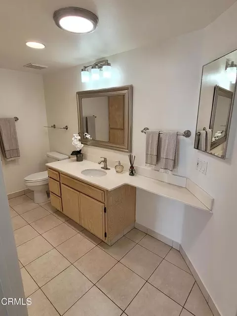 Bath - 865 S B St # A-1, Oxnard, CA 93030 photo 1 of 5