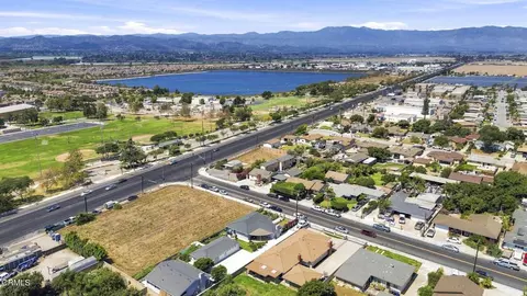 105 Walnut Dr, Oxnard, CA 93036 photo 8