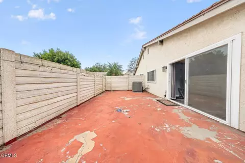 Exterior - 666 Holly Ave, Oxnard, CA 93036 photo 3 of 6