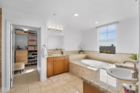 Bath - 1560 Seabridge Ln, Oxnard, CA 93035 photo 2 of 4