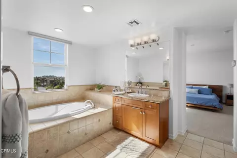 Bath - 1560 Seabridge Ln, Oxnard, CA 93035 photo 4 of 4