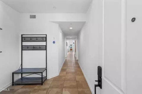 Entry Way - 1560 Seabridge Ln, Oxnard, CA 93035 photo 2 of 4