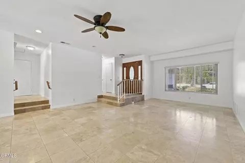 Living - 1747 Meander Dr, Simi Valley, CA 93065 photo 2 of 10