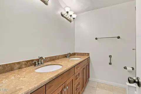 Bath - 1747 Meander Dr, Simi Valley, CA 93065 photo 1 of 4