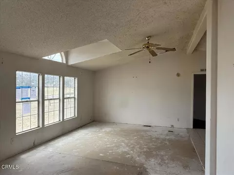 28000 Cummings Valley Rd, Tehachapi, CA 93561 photo 3