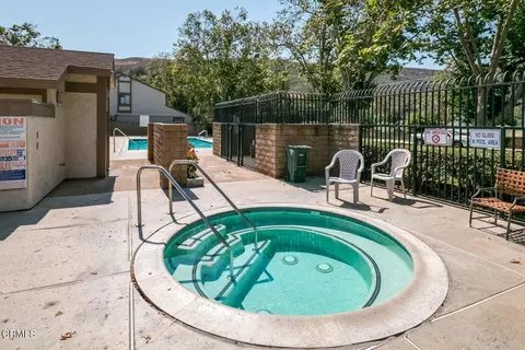 Exterior - 421 E Shoshone St, Ventura, CA 93001 photo 10 of 12