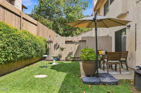 Exterior - 421 E Shoshone St, Ventura, CA 93001 photo 3 of 12