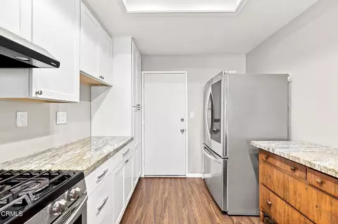 Kitchen - 421 E Shoshone St, Ventura, CA 93001 photo 4 of 4