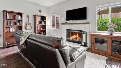 Living - 421 E Shoshone St, Ventura, CA 93001 photo 1 of 3
