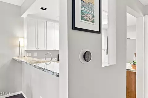 Entry Way - 421 E Shoshone St, Ventura, CA 93001 photo 2 of 3