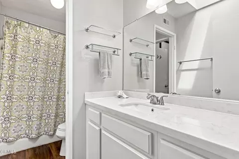 Bath - 421 E Shoshone St, Ventura, CA 93001 photo 2 of 3