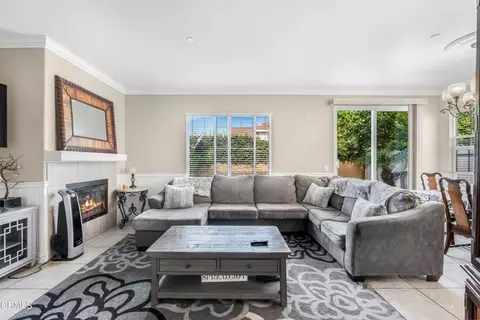 Living - 5251 Davidson Dr, Oxnard, CA 93033 photo 1 of 2