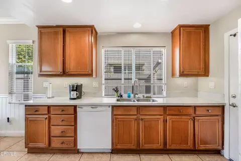 Kitchen - 5251 Davidson Dr, Oxnard, CA 93033 photo 2 of 3