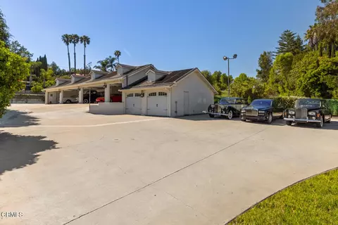Exterior - 85 Crestview Ave, Camarillo, CA 93010 photo 11 of 15