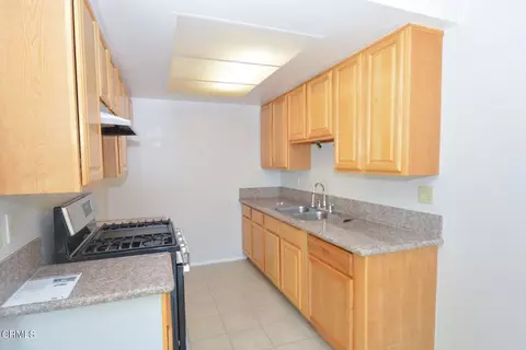 Kitchen - 4511 Terrace Ave, Oxnard, CA 93033 photo 2 of 3