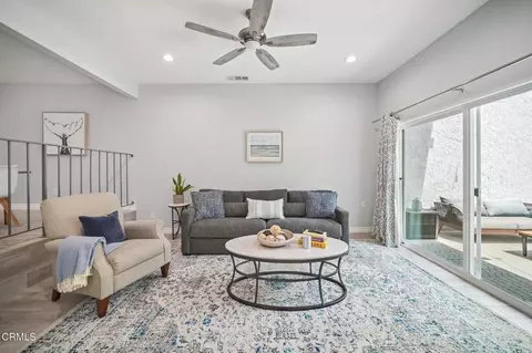 Living - 5524 Driftwood St, Oxnard, CA 93035 photo 2 of 3