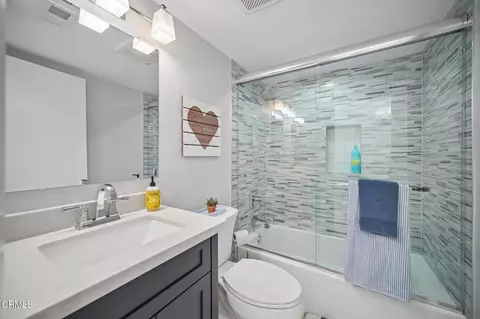 Bath - 5524 Driftwood St, Oxnard, CA 93035 photo 3 of 3
