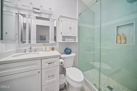 Bath - 5524 Driftwood St, Oxnard, CA 93035 photo 1 of 3