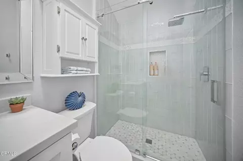 Bath - 5524 Driftwood St, Oxnard, CA 93035 photo 2 of 3