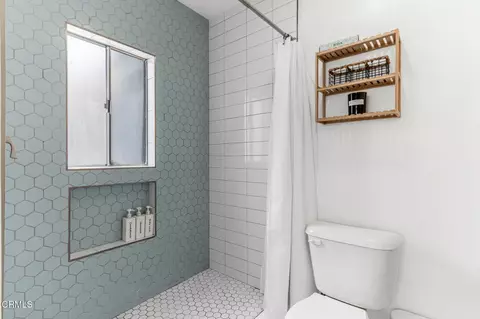 Bath - 145 Hollywood Ave, Oxnard, CA 93035 photo 1 of 4