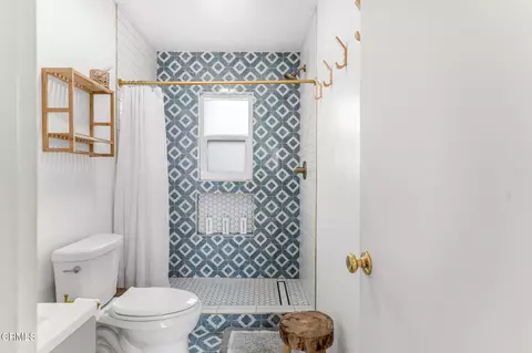 Bath - 145 Hollywood Ave, Oxnard, CA 93035 photo 3 of 4