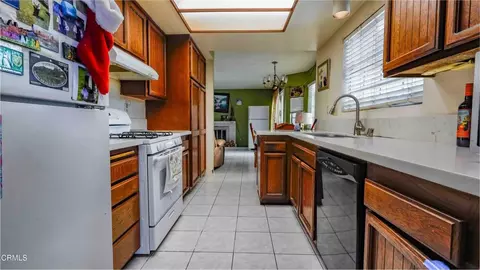 Kitchen - 1977 El Cajon Cir, Oxnard, CA 93035 photo 1 of 1