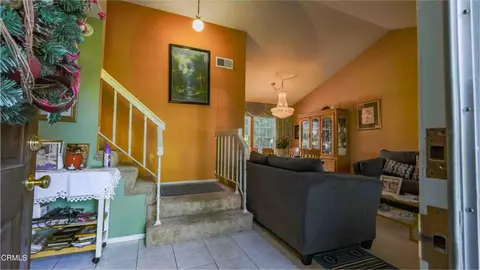 Entry Way - 1977 El Cajon Cir, Oxnard, CA 93035 photo 1 of 2