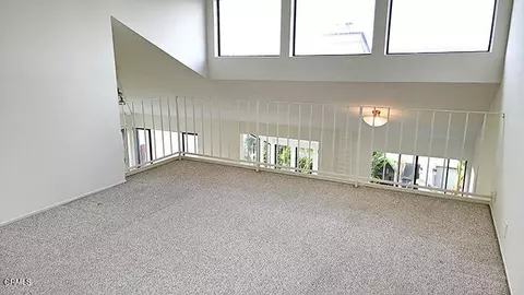 Living - 3404 Sunset Ln, Oxnard, CA 93035 photo 5 of 6