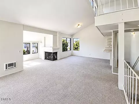 Living - 3404 Sunset Ln, Oxnard, CA 93035 photo 3 of 9