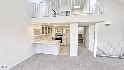 Living - 3404 Sunset Ln, Oxnard, CA 93035 photo 6 of 9