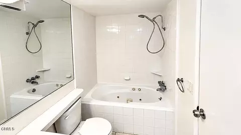 Bath - 3404 Sunset Ln, Oxnard, CA 93035 photo 2 of 2