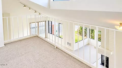Living - 3404 Sunset Ln, Oxnard, CA 93035 photo 7 of 9