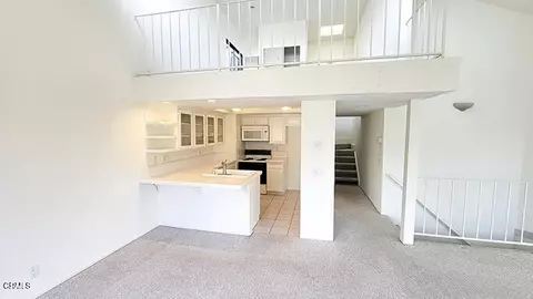 Living - 3404 Sunset Ln, Oxnard, CA 93035 photo 4 of 6